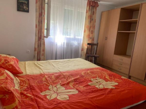 Cheerfull 2-bedroom with patio. Close to all ameneties. Zagreb